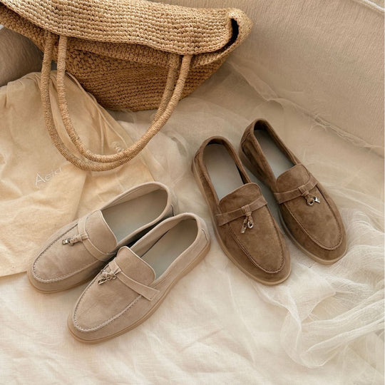 Damen Mokassins aus weichem Veloursleder mit elegantem Design und dekorativem Riemen EB
