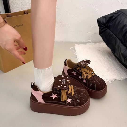 Damen Plateau-Sneaker mit verspielten Sternen- und Schleifendetails EB