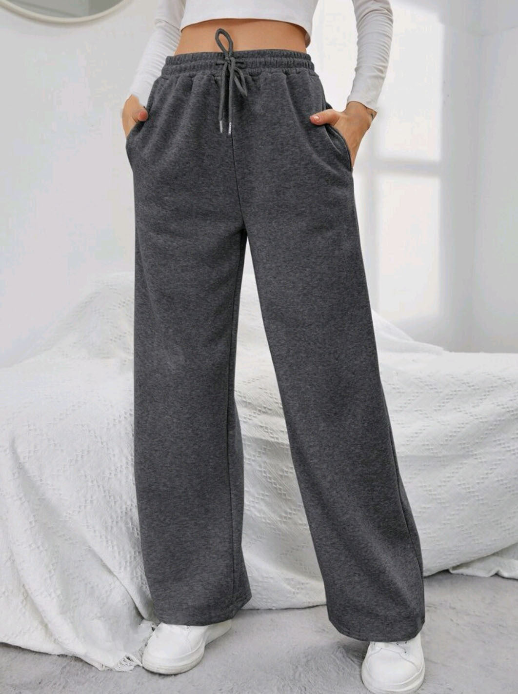 Damen nan High‑Waist Wide‑Leg Jogginghose mit elastischem Komfortbund, Kordelzug und tiefen Eingrifftaschen EB