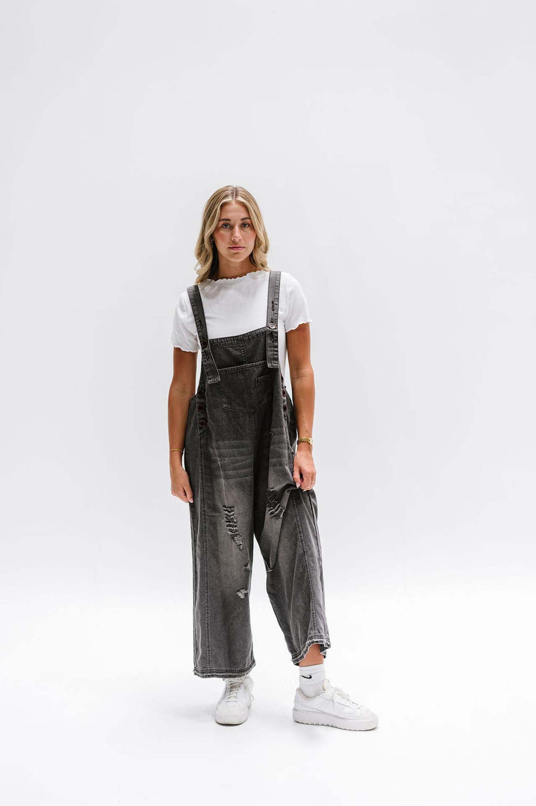 Damen nan lässige verwaschene Latzhose aus Jeansstoff mit Rissen und weitem Bein EB