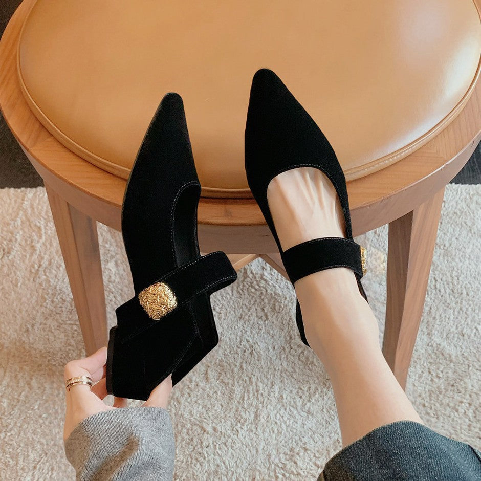 Damen Mary Jane Pumps mit elegantem Riemen und schickem Gold-Detail EB