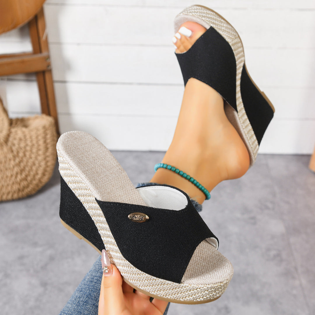 Damen Wedge-Pantoletten mit komfortablem Fußbett und trendiger Ziernaht EB