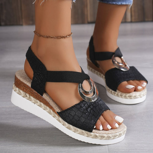 Damen Riemchen-Pantoletten mit modischem Metallic-Detail EB