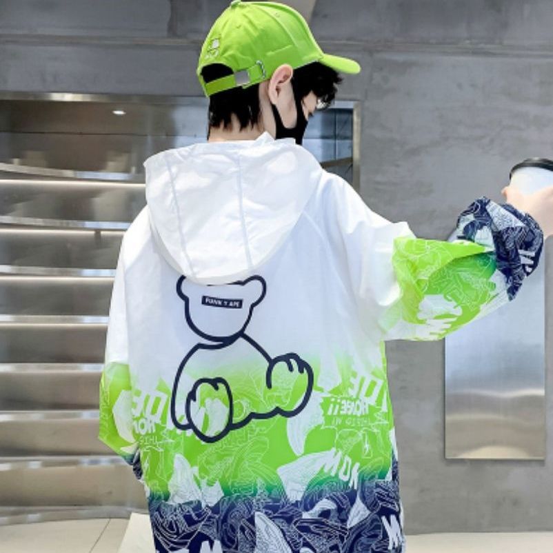 Unisex nan leichte winddichte Kapuzenjacke mit allover Grafikprint und reflektierenden Einsätzen für Kinder  EB