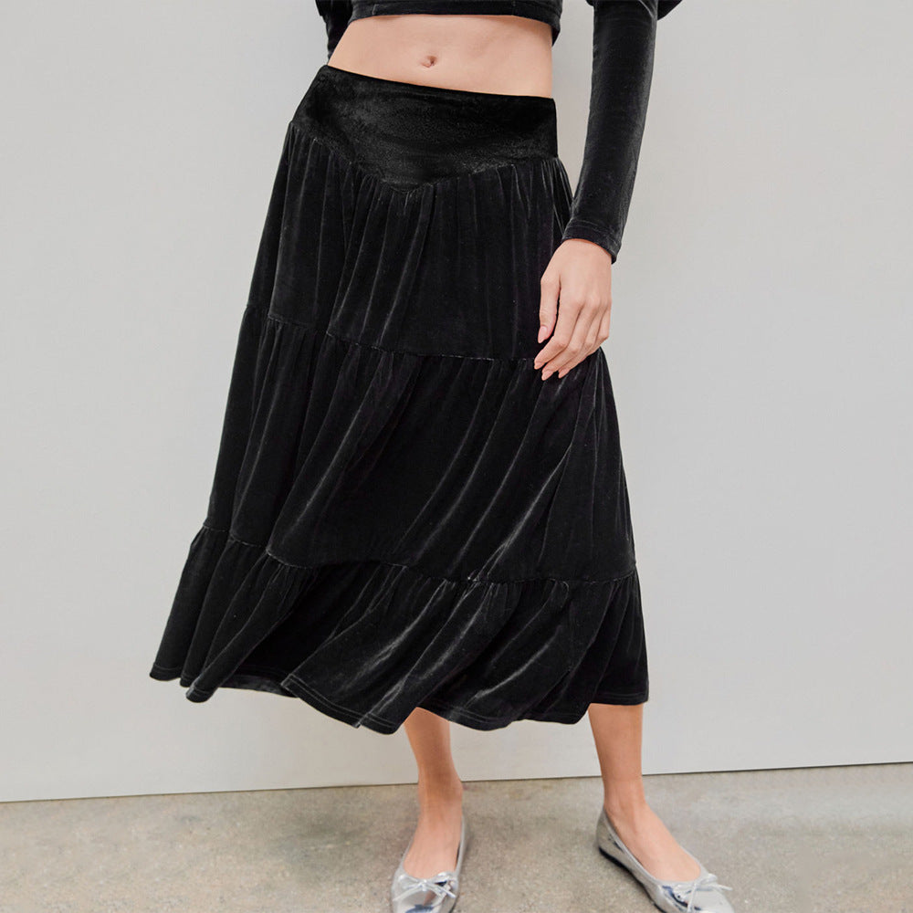 Damen Samtiges zweiteiliges Set mit gerafftem Bustier-Crop und stufigem Midirock Eichborn Berlin