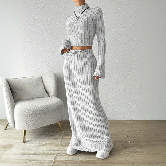 Damen gerippter Lounge-Zweiteiler mit Stehkragen-Crop und hochgeschnittenem Maxirock Eichborn Berlin