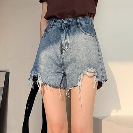 Damen Jeans-Shorts im trendigen Destroyed-Look EB