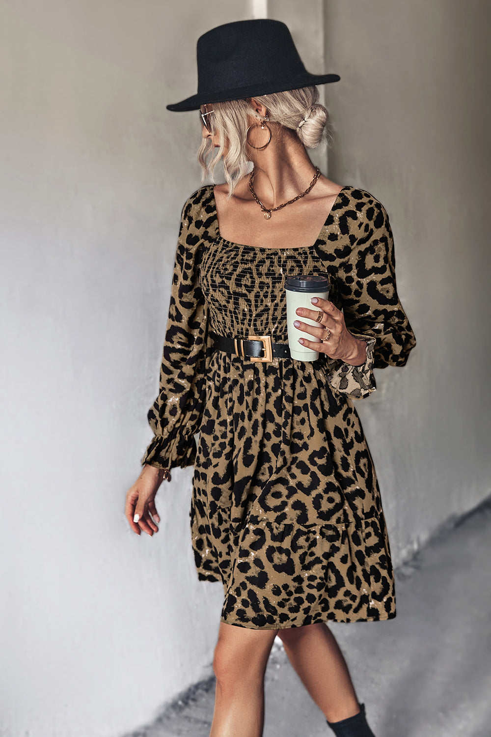 Damen Wickelkleid mit modernem Leopardenmuster und elastischem Taillenband EB