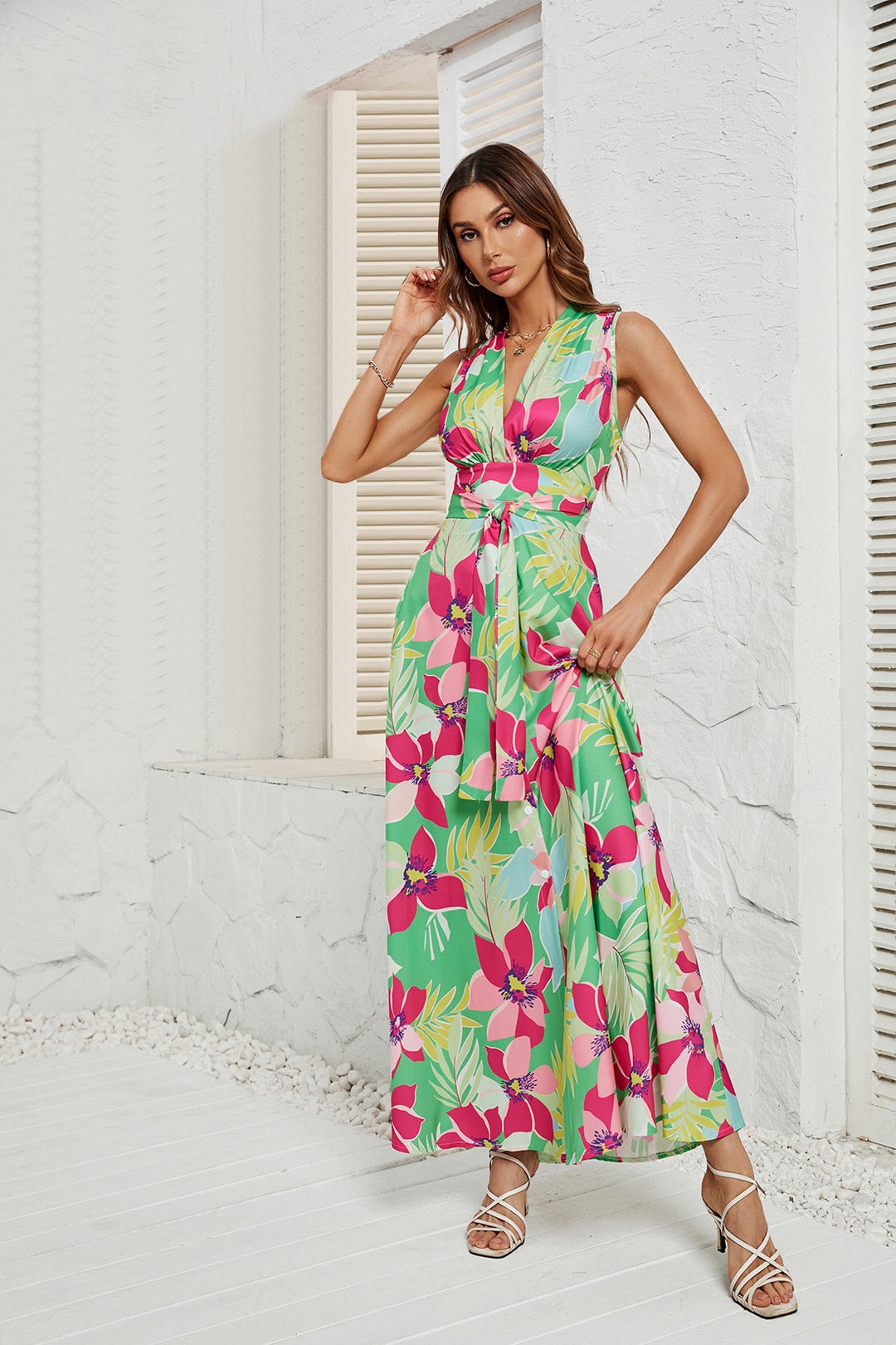 Damen Maxikleid mit tiefem V-Ausschnitt und Taillengürtel EB
