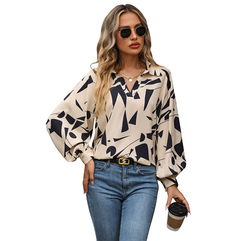 Damen Bluse mit modernem grafischen Design und V-Ausschnitt EB
