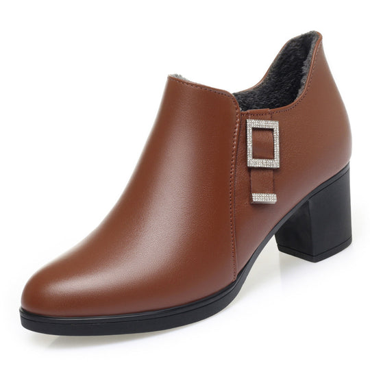 Damen Elegante Stiefeletten mit modischem Schmuckdetail EB