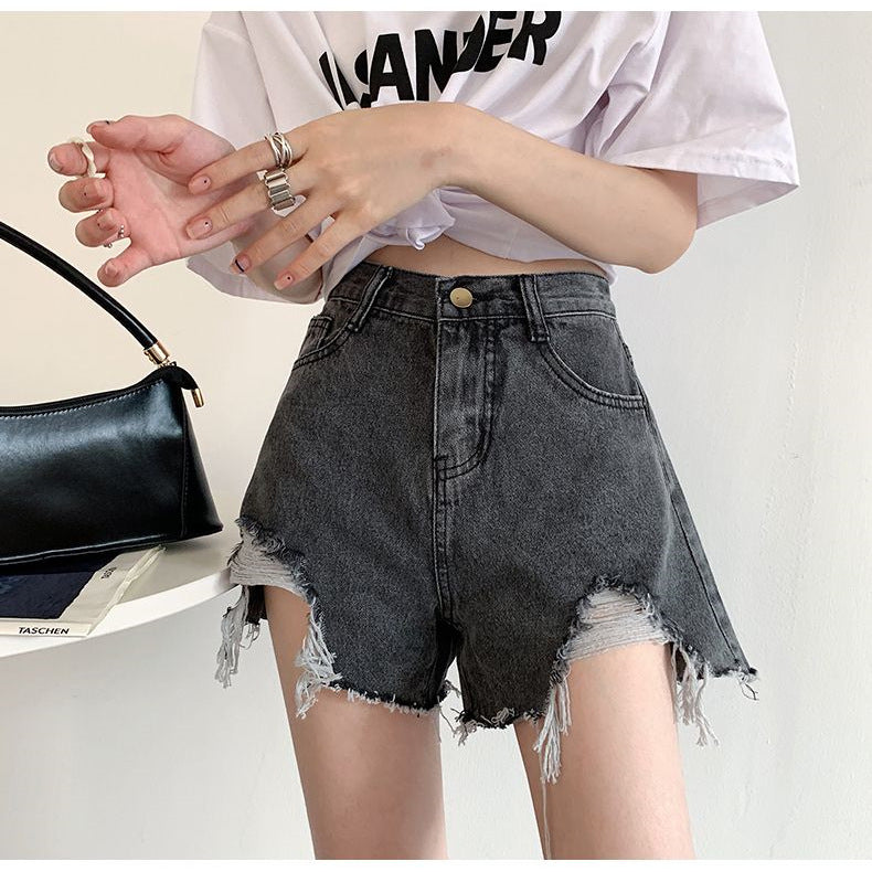 Damen Jeans-Shorts im trendigen Destroyed-Look EB