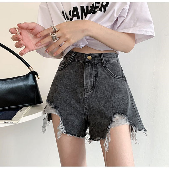 Damen Jeans-Shorts im trendigen Destroyed-Look EB