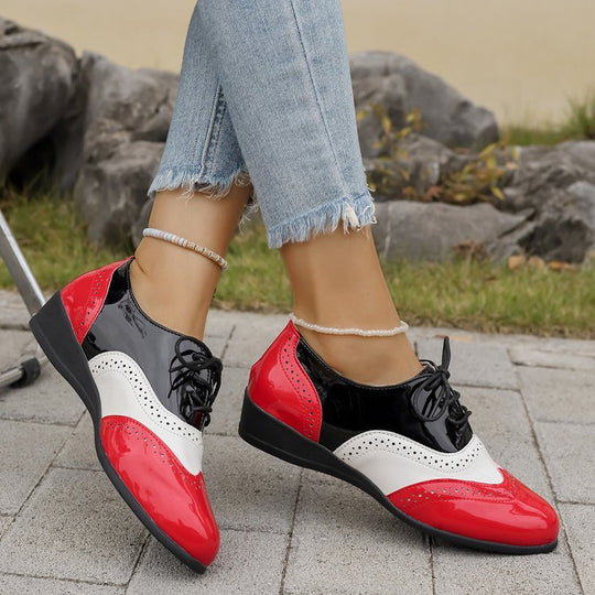 Damen elegante Schnürschuhe mit hochglänzendem Obermaterial und ergonomischer Sohle EB