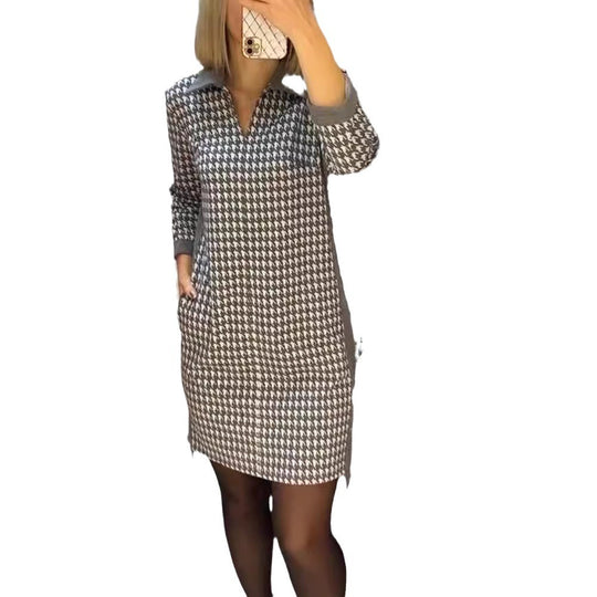 Damen nan Hahnentritt-Strickkleid mit umgelegtem Kragen, V-Ausschnitt, Eingrifftaschen und seitlichen Schlitzen EB