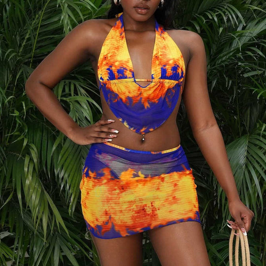 Damen Bikini-Set mit aufregendem Halterneck und gerafftem Rock EB