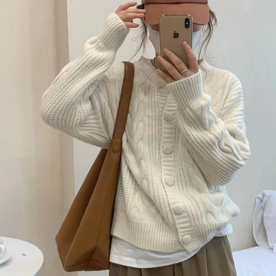 Damen Grobstrickpullover mit Knopfleiste und elegantem Zopfmuster EB