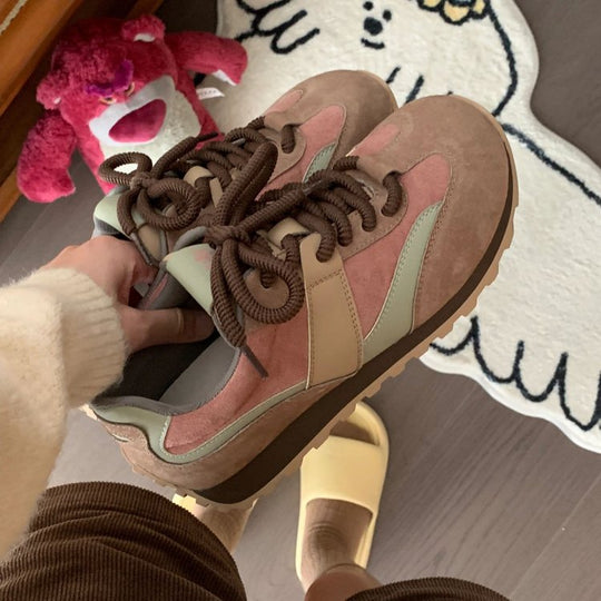 Damen Sportliche Retro Sneakers mit hochqualitativem Obermaterial und dämpfender Sohle EB