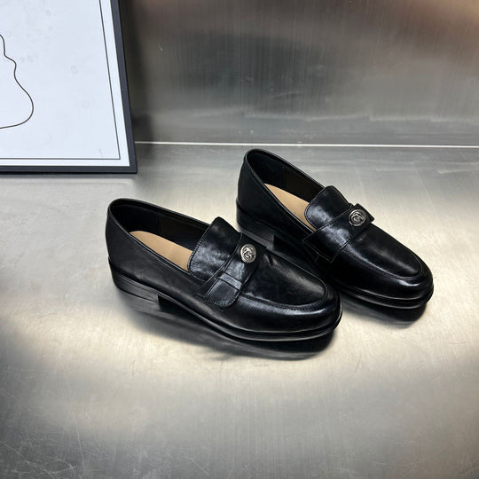 Damen Luxus-Leder Mokassins mit modischem Schmuckdetail EB