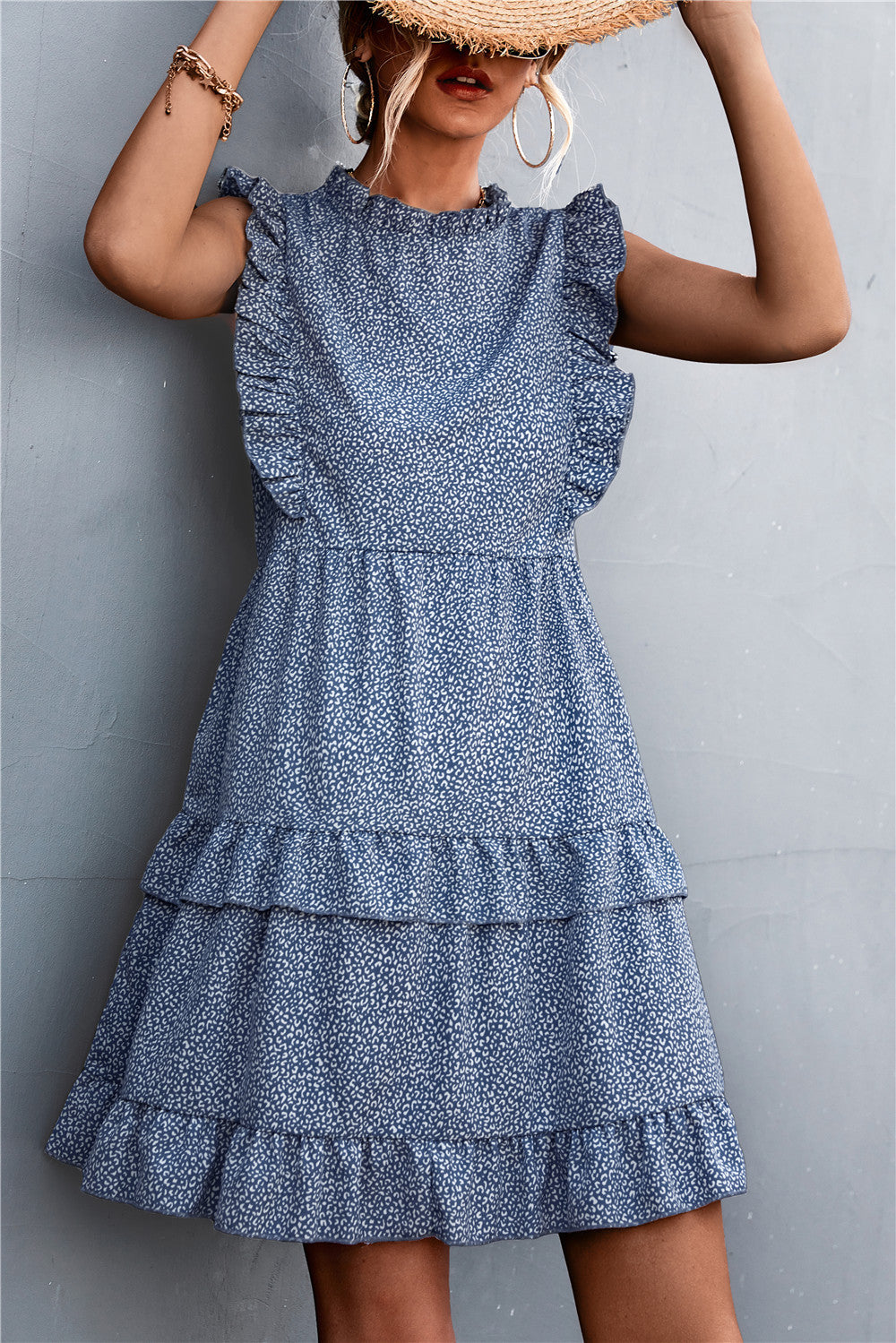 Damen luftiges Sommerkleid mit voluminösen Rüschensäumen und femininer Silhouette EB