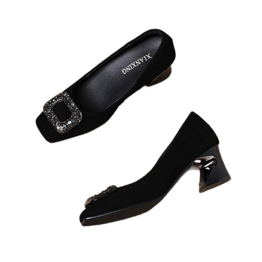 Damen Elegante Pumps mit glamourösem Schmuckdetail EB