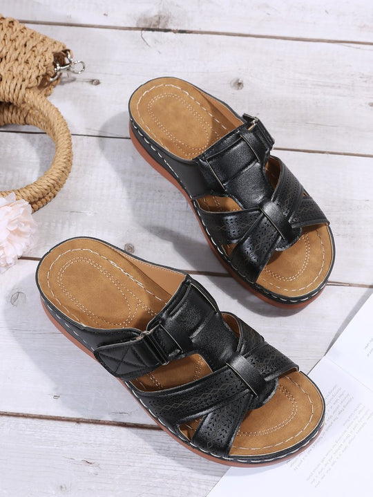 Damen komfortable Riemensandalen mit atmungsaktiven Einschnitten EB