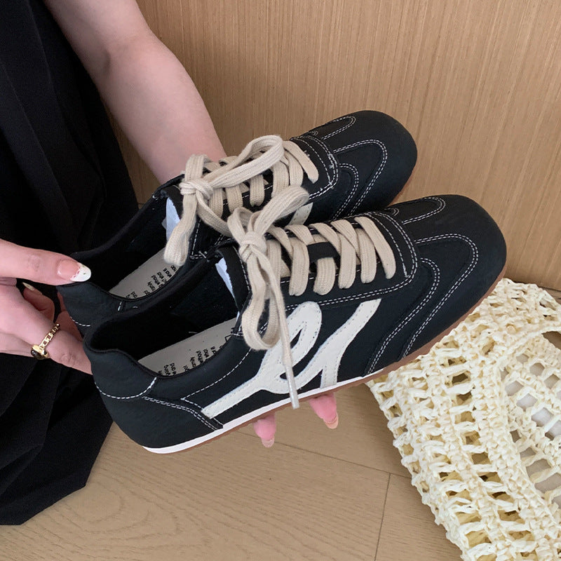 Damen Sneakers im Retro-Design mit atmungsaktivem Obermaterial und robustem Profil EB