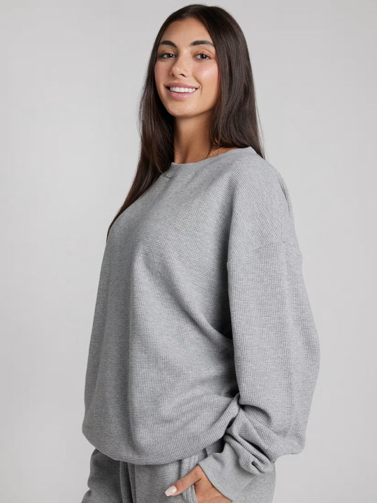 Damen geräumiges Waffelstrick-Loungewear-Set mit Rundhalsausschnitt und Tunnelzughose Eichborn Berlin