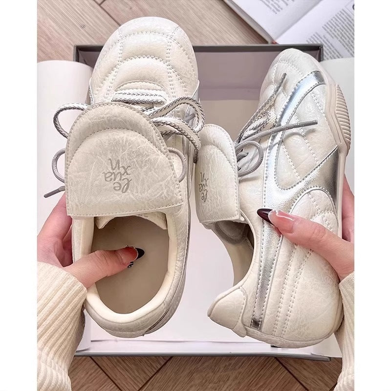 Damen Sportliche Sneakers mit modischen Details und atmungsaktiver Sohle EB