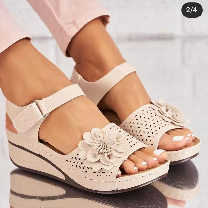 Damen elegante und komfortable Sandalen mit floralem Cut-Out-Design EB