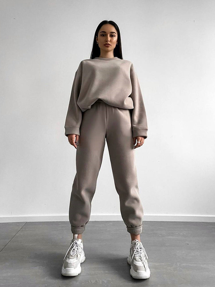 Damen bequemer und trendiger Sweatanzug EB