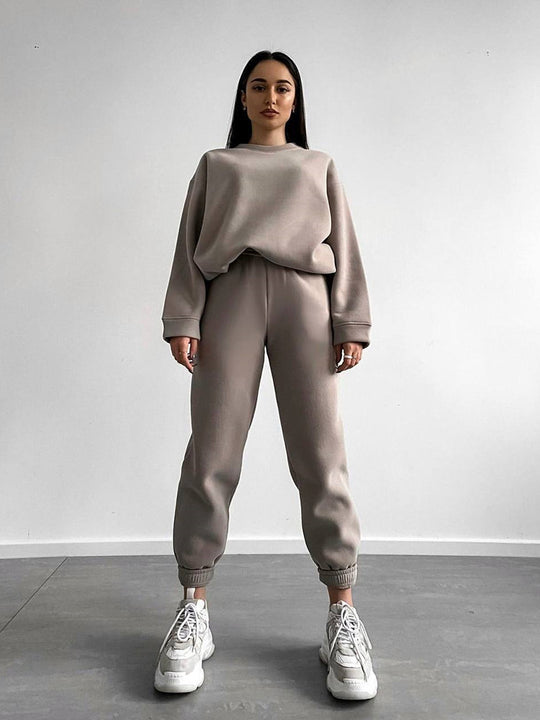 Damen bequemer und trendiger Sweatanzug EB