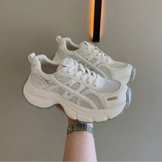 Damen Sportliche Sneaker mit atmungsaktivem Mesh-Obermaterial und rutschfester Sohle EB