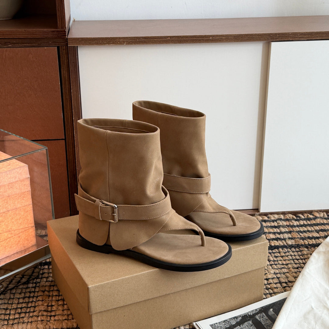 Damen Zehentrenner-Stiefel mit modischem Riemendesign und hochwertiger Veloursleder-Oberfläche EB