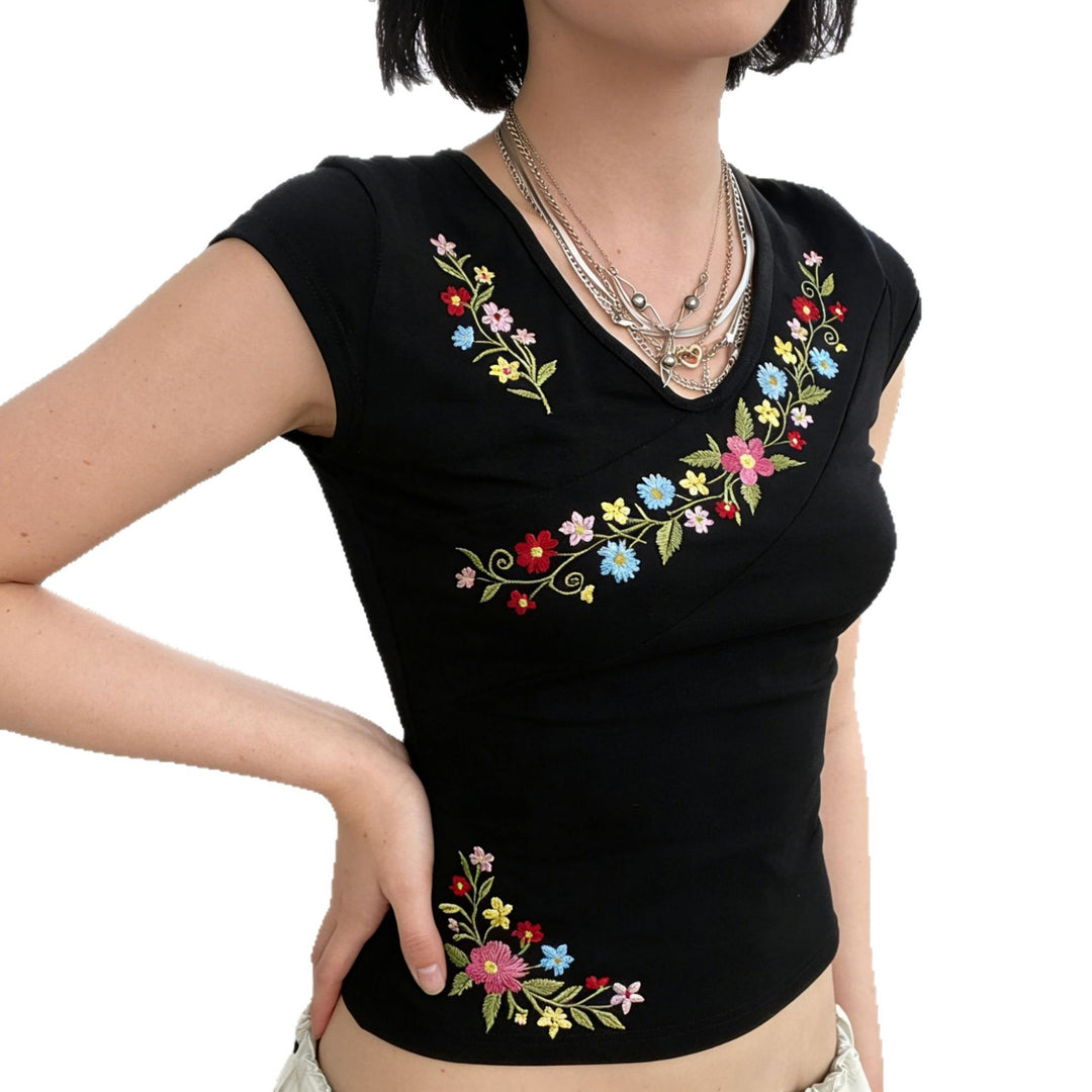 Damenbluse mit floralem Stickdesign und tailliertem Schnitt EB
