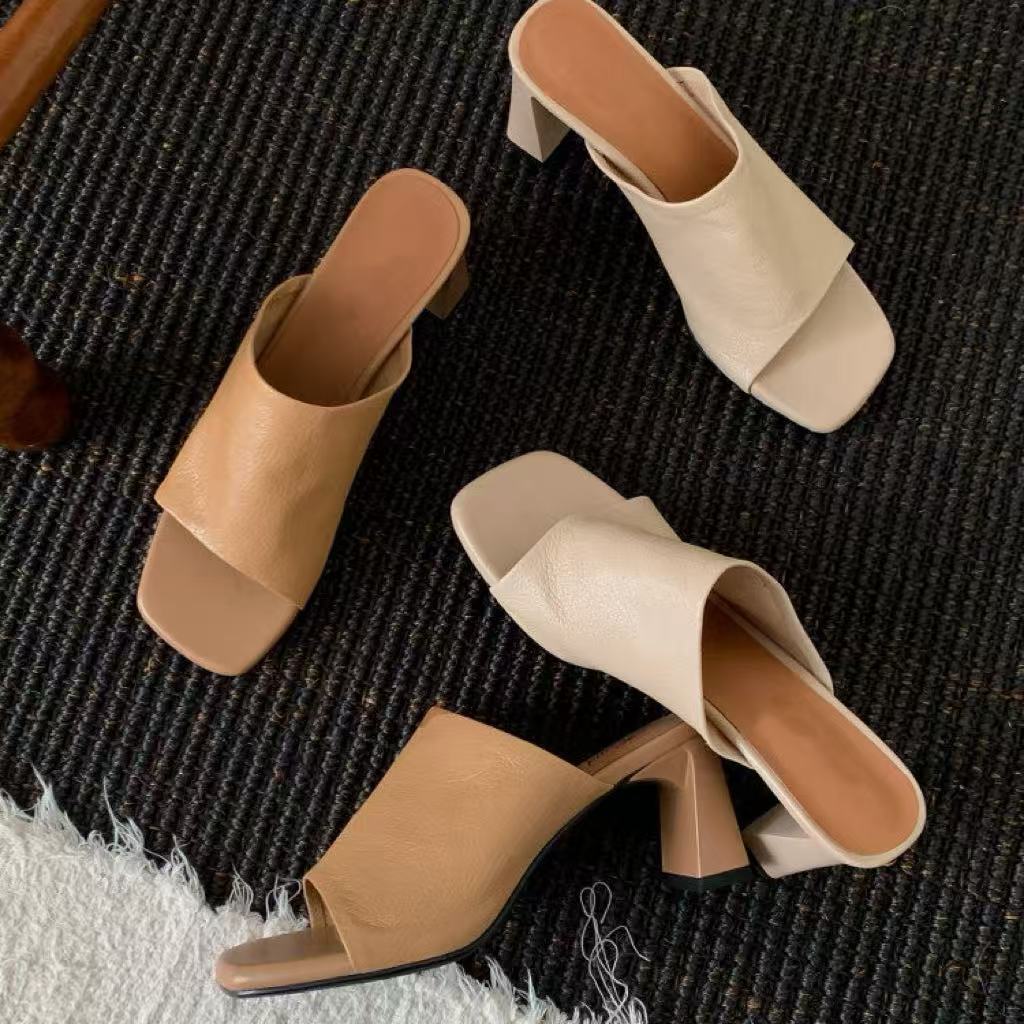 Damen Bequeme Mules mit stylishen Blockabsätzen EB