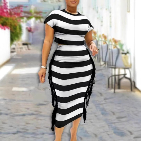 Damen Figurbetontes Kleid mit Streifen und Fransen EB