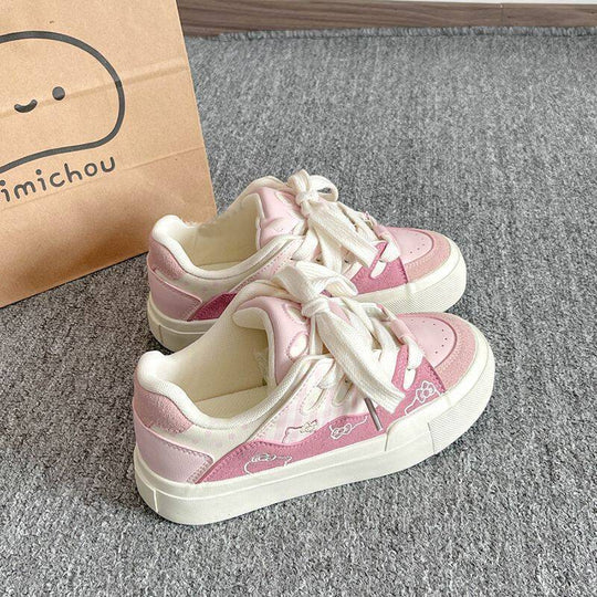 Damen modische Sneakers mit verspielten Details und texturiertem Obermaterial EB