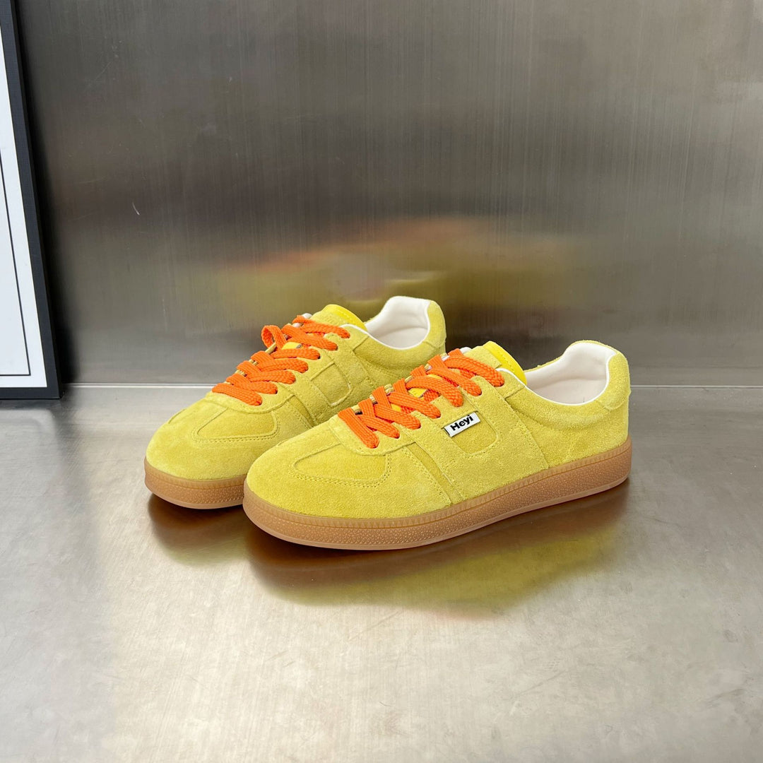 Damen Sportliche Sneaker aus weichem Wildleder mit modischem Schnürdesign EB