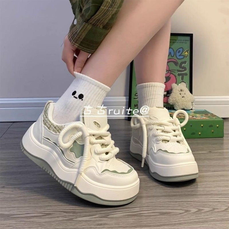 Damen Sneaker mit gepolsterter Sohle und modernem Design EB