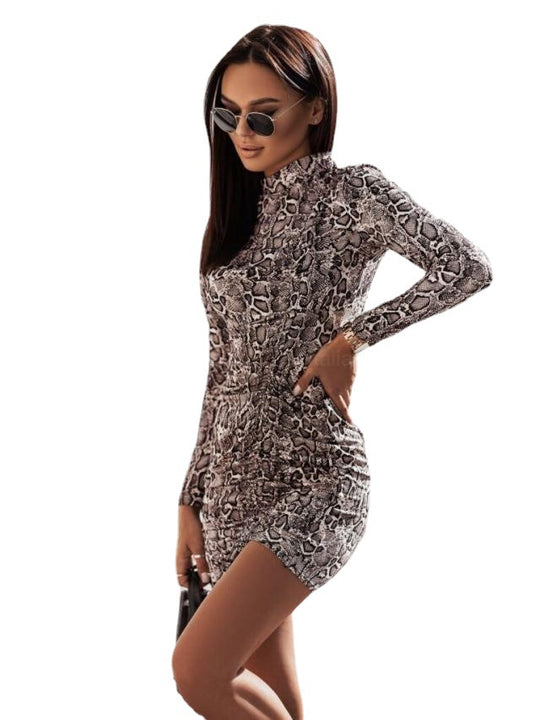Damen figurbetontes Minikleid mit Leopardenmuster und Rüschendetails EB