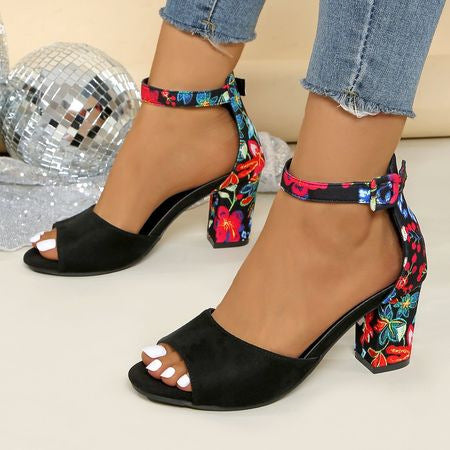 Damen Absatzsandalen mit offenen Riemen und modischem Schnürdesign EB