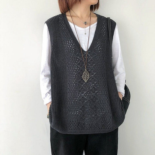Damen Strickweste mit tiefem V-Ausschnitt und praktischen Taschen EB