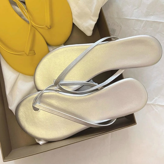 Damen Elegante Flip-Flops mit glänzendem Riemendesign EB