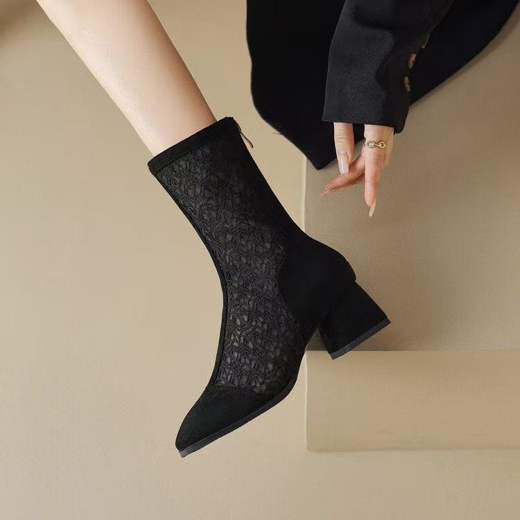 Damen Elegante und modische Ankle Boots mit zeitloser Spitze und komfortablem Blockabsatz EB