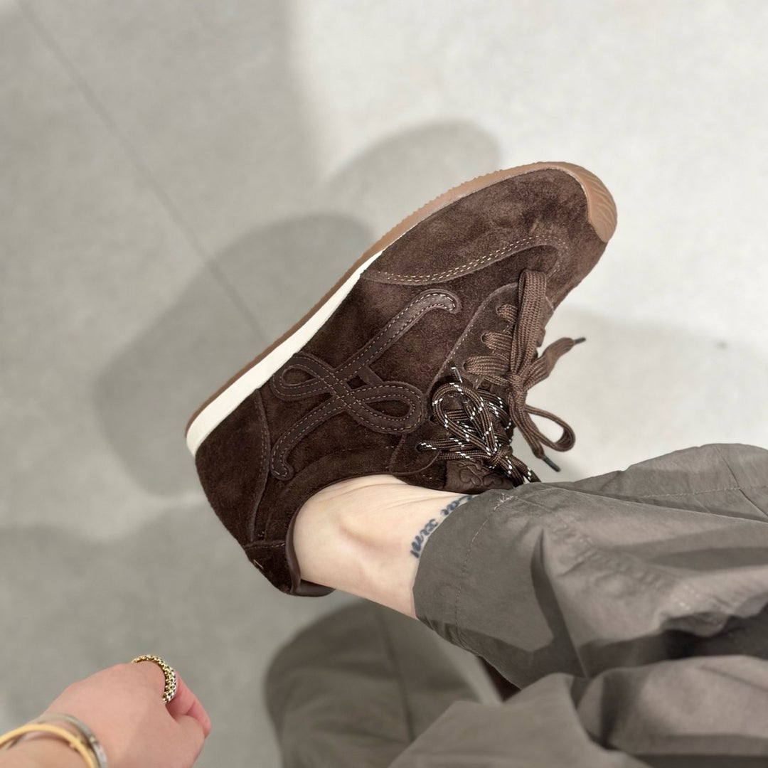Damen modische Sneakers aus hochwertigem Wildleder mit individuell verstellbaren Schnürsenkeln EB
