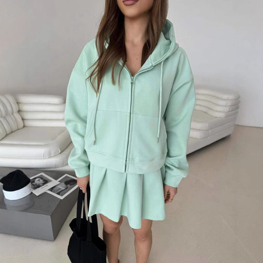 Damen Kurzzip-Kapuzenjacke mit plissiertem Minirock-Lounge-Set Eichborn Berlin