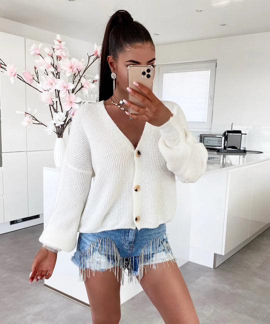 Damen Strickjacke mit voluminösen Ärmeln und hochwertigen Holzknöpfen EB