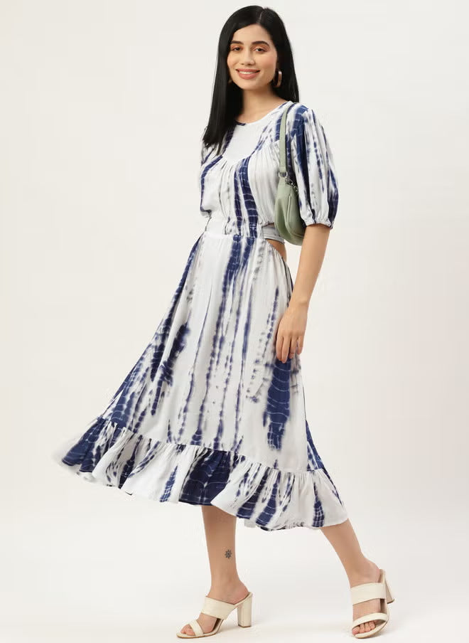Damen Midikleid mit Batikprint, tailliertem Schnitt, seitlichem Cut-Out und Volant-Saum EB