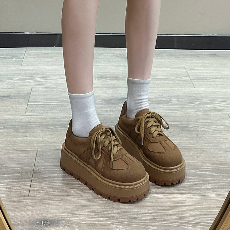 Damen modische Platform Sneakers mit robustem Sohlenprofil und klassischem Design EB